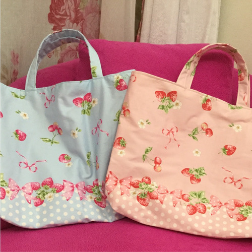 イチゴ柄 レッスンバッグ トートバッグ ハンドメイド 入園準備 入園