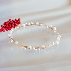 一点もの❤️【受注製作】14kgf Swarovski Pearl Twist Bangle 1枚目の画像