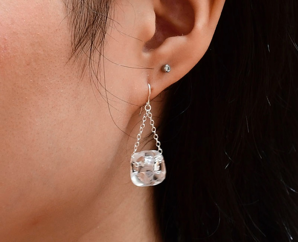 melted ice cube earrings 2枚目の画像