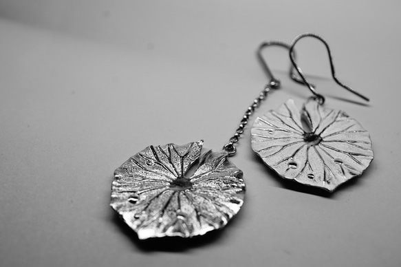 leaf of water lily　pierce & pendant 3枚目の画像