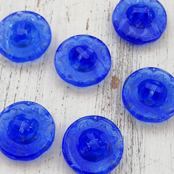 【2個セット】ヴィンテージ チェコ ブルー＆ホワイト ガラス ボタン ハンドメイド 素材 アンティーク レトロ 3枚目の画像
