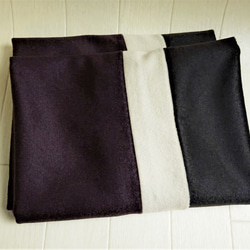 三種顏色的羊絨圍脖2紅紫色，深褐色，象牙 第4張的照片
