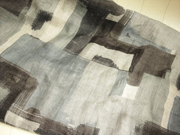 リネン　シングルガーゼのストール　モノトーン系 4枚目の画像