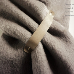 蓬鬆羊毛的圍巾玫瑰灰色 第4張的照片