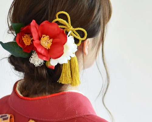 椿とちりめん玉とリボンのヘッドドレス 髪飾り 赤 造花 和玉