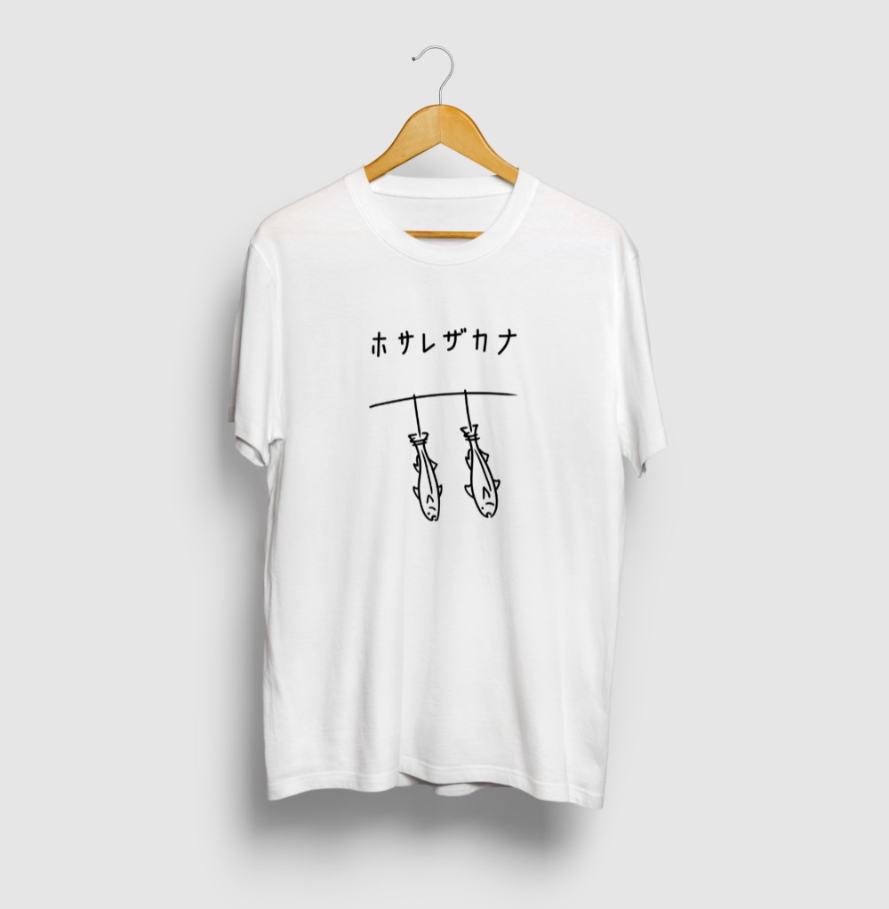 青色の魚イラストTシャツ 生物図譜Tシャツ 深海の世界│動物 カロラータ オンライン