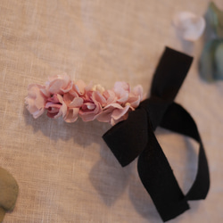 布花とリボンのバレッタ  くすみpink 3枚目の画像
