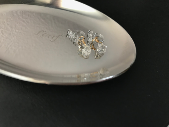 ハーキマーダイヤモンド一粒イヤリング樹脂製ノンホールピアス 5枚目の画像