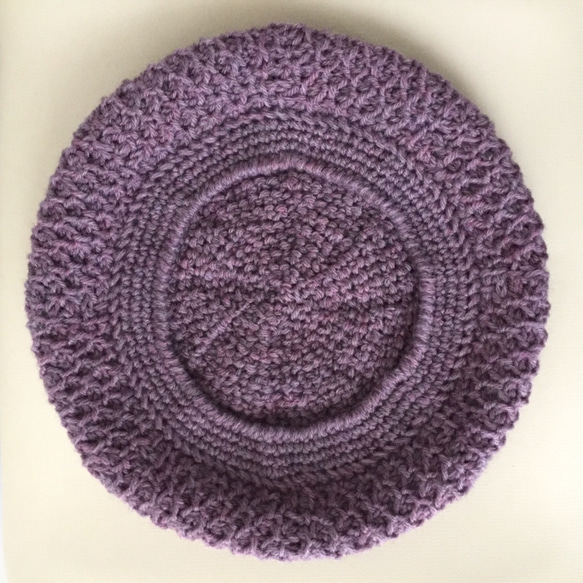 アフガン編みのベレー帽 モーブパープル 4枚目の画像