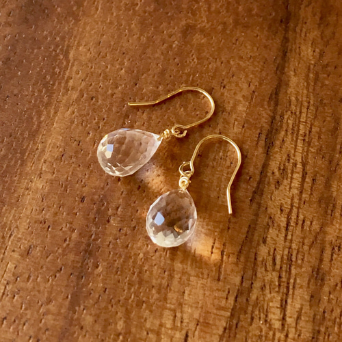 mederu jewelry】 ヘキサゴンカット水晶ピアスK10