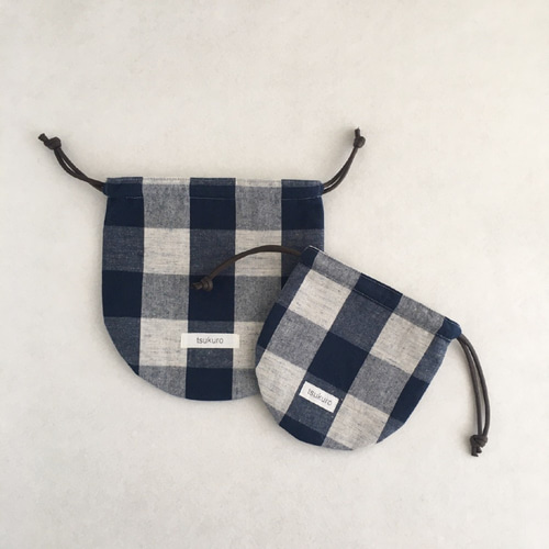 手つなぎ人形袋（細工きんちゃく） ちりめん細工 手つなぎ人形袋②