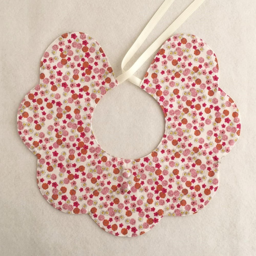 92. 訳あり@ハンドメイド花びらスタイ◎2枚セット