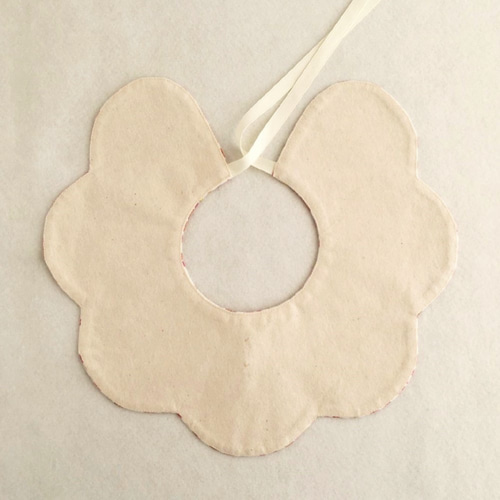 92. 訳あり@ハンドメイド花びらスタイ◎2枚セット 92. 訳あり@ハンドメイド花びらスタイ◎2枚セット