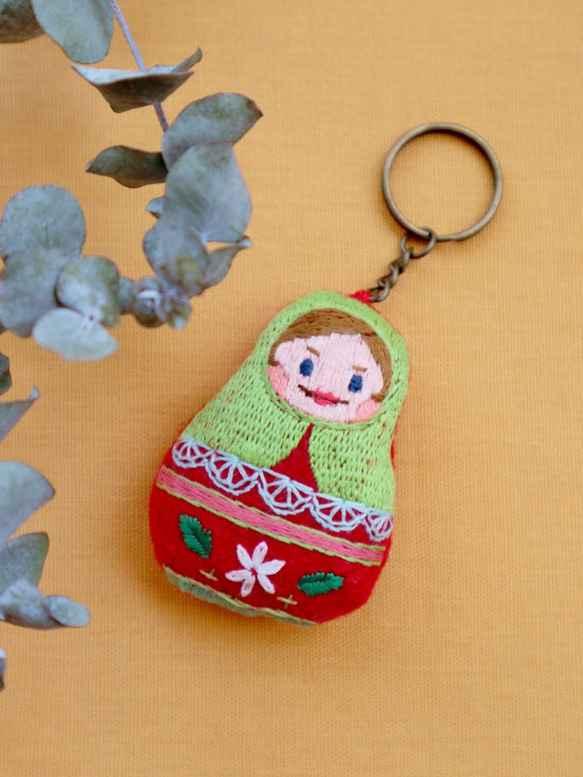 Bridge of Peace｜matryoshka doll key ring 俄羅斯娃娃刺繡鑰匙圈 第1張的照片