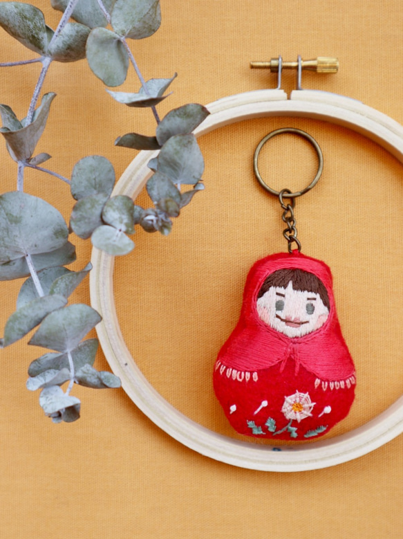 Bridge of Peace｜matryoshka doll key ring 俄羅斯娃娃刺繡鑰匙圈 第1張的照片