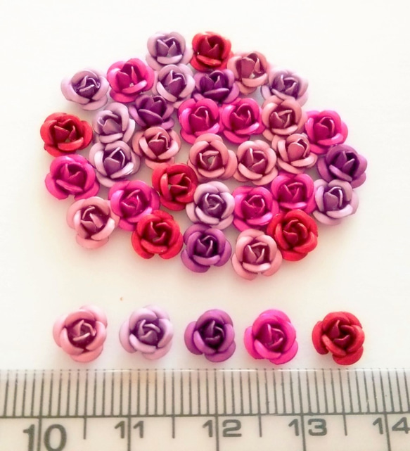 【粉紅色】20朵鋁製玫瑰花6-8mm 第2張的照片