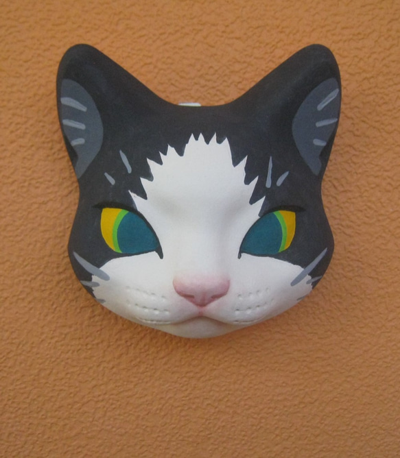 猫のお面　ハチワレ　飾り面 壁飾り 1枚目の画像