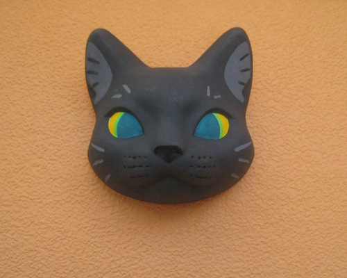 京都　羅工房　張子「猫にお面」立　黒猫白猫 京都 羅工房 張子「猫にお面」立 黒猫白猫 京都 羅工房