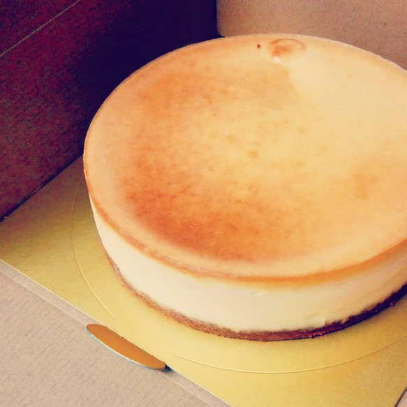 濃厚なめらかな味わい☆ニューヨークチーズケーキ　15cm(5号)ホール 1枚目の画像