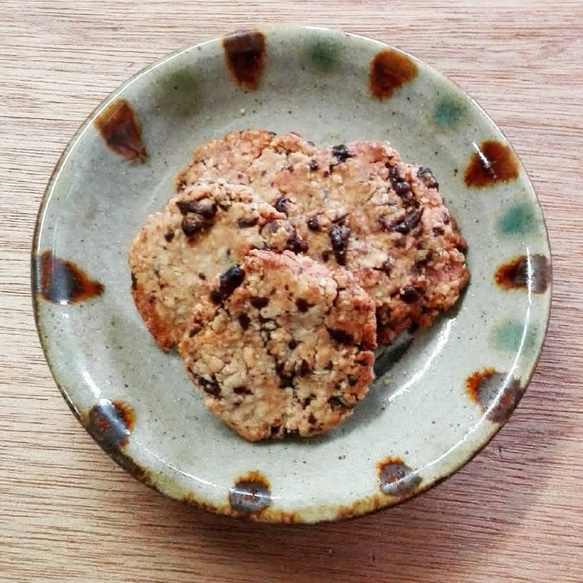 【グルテンフリー☆小麦・バター・卵不使用】有機オートミールとチョコのクッキー 1枚目の画像