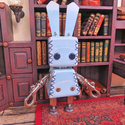 ウサギ型革ロボット レザビット（水色） 1枚目の画像