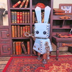 ウサギ型革ロボット レザビット（水色） 2枚目の画像