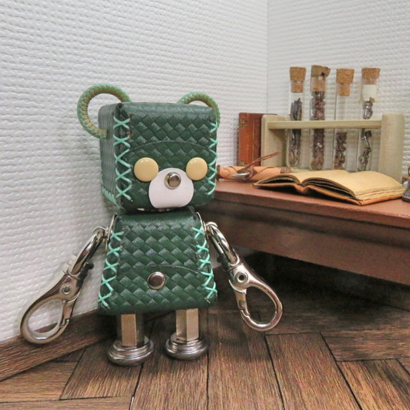 クマ型革ロボット レザベア (緑)暦堂 3枚目の画像