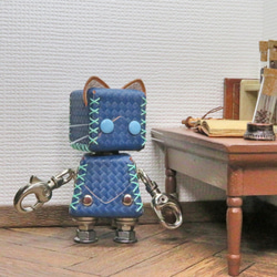 ネコ型革ロボット レザキャット（青）暦堂 2枚目の画像