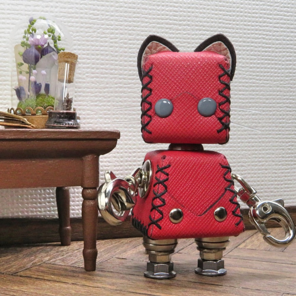 ネコ型革ロボット レザキャット（マゼンタ）暦堂 3枚目の画像