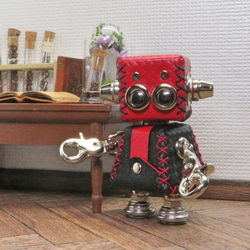 革で出来たロボットレザボット（赤×黒）暦堂 2枚目の画像