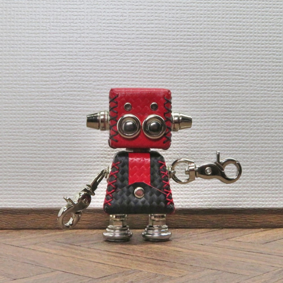 革で出来たロボットレザボット（赤×黒）暦堂 6枚目の画像