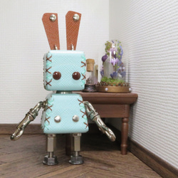 ウサギ型革ロボット レザビット（ミントグリーン） 3枚目の画像