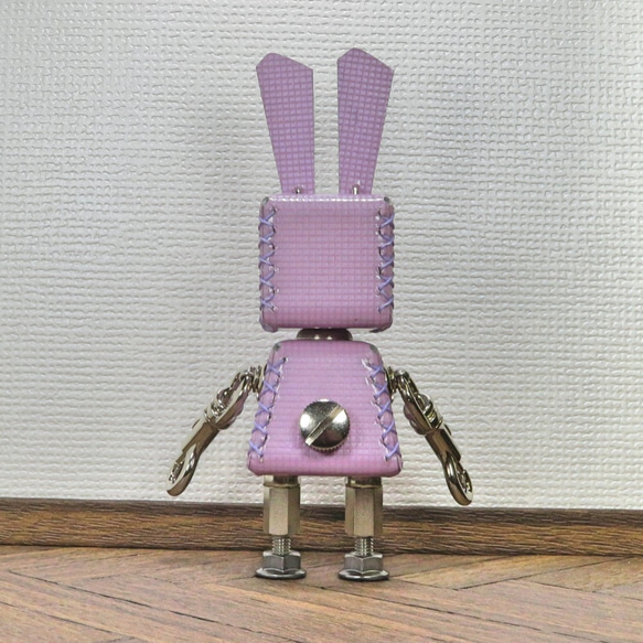 ウサギ型革ロボット レザビット（エナメルレザー:藤紫）暦堂 6枚目の画像