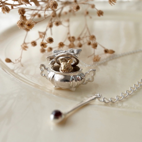 受注制作】ehonno.× MIOMORI ティーサロンのネズミのネックレス