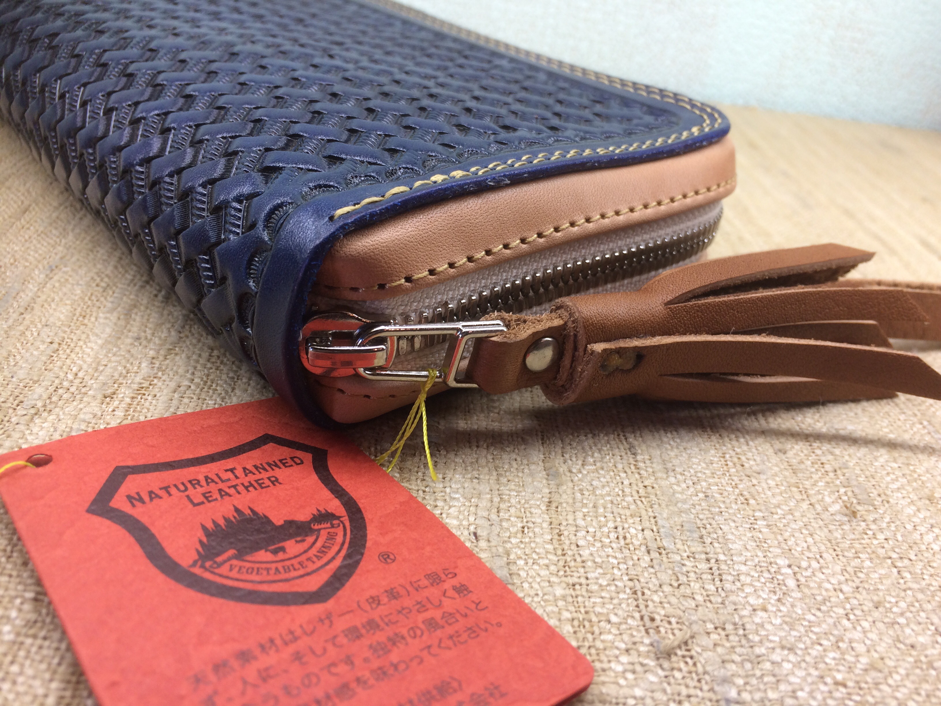 【送料無料】【栃木レザー製】ラウンドジップウォレット『ビッグバスケット』 [TW-ROBB(BL)]