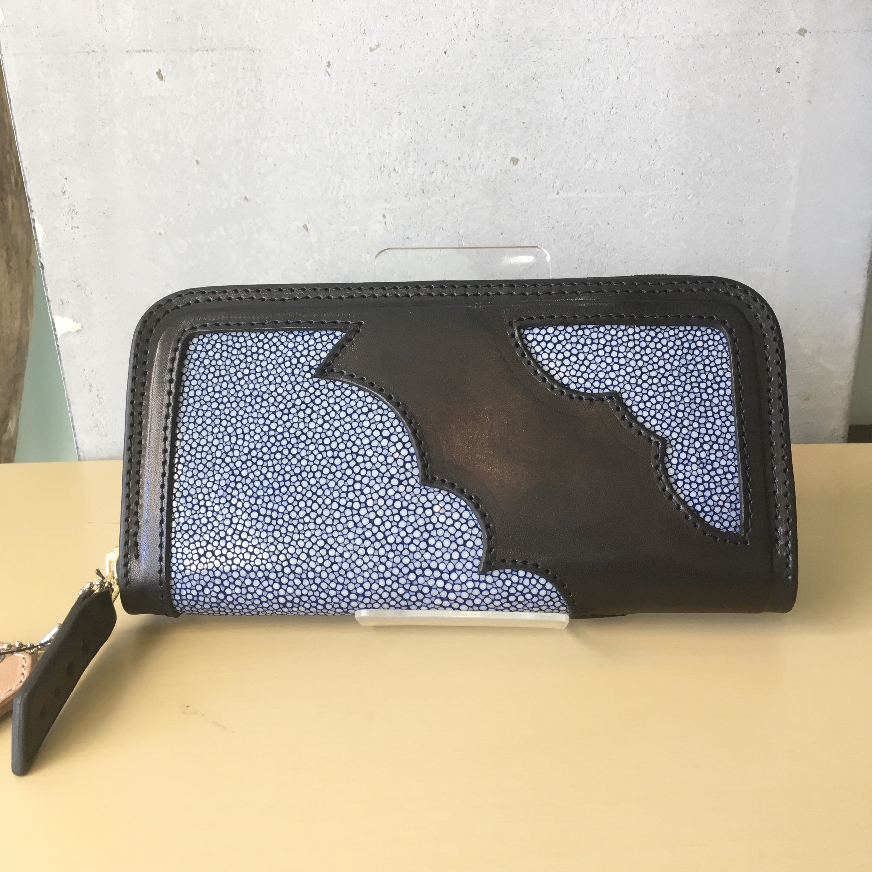 【エイ革製】ラウンドジップウォレット『TW-long-S(Bl))』