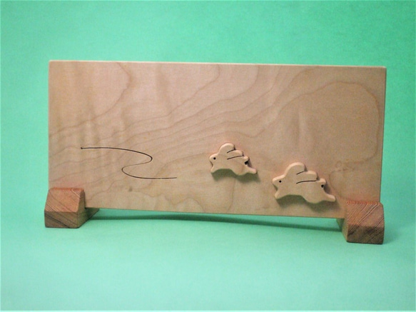 ミニ衝立 、硯屛風(屋久杉とうさぎ) 2枚目の画像