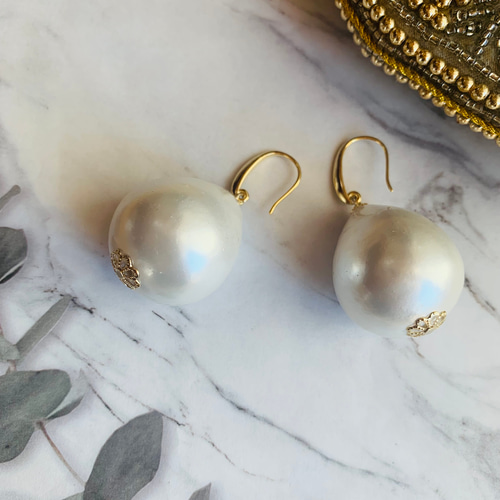 雫型 大きなペーパーマッシュパールのシンプルピアス ピアス（その他  