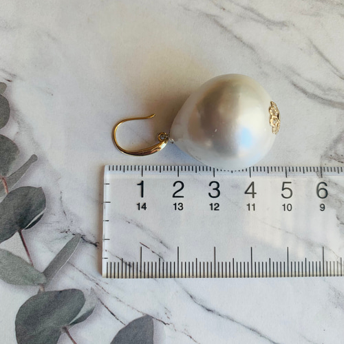 雫型 大きなペーパーマッシュパールのシンプルピアス ピアス（その他  