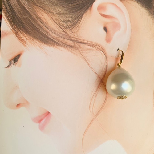 雫型 大きなペーパーマッシュパールのシンプルピアス ピアス（その他  