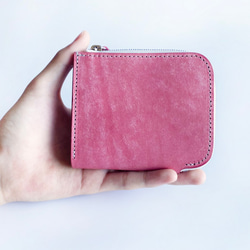 コーラルピンクのハーフウォレット　（イタリアンレザー　MAYA　使用）選べるファスナー色☆　コンパクト財布 1枚目の画像