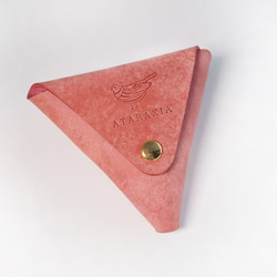 コーラルピンクのさんかくコインケース（イタリアンレザー） 2枚目の画像
