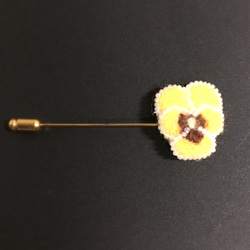 羊毛×ビーズ刺繍ビオラ❁﻿ハットピン 4枚目の画像