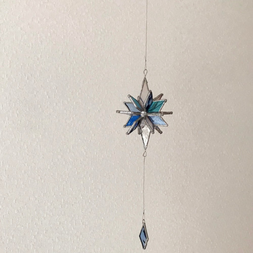 ステンドグラス 海色モビール 光のモビール》イルカ ステンドグラス風