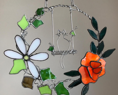 ステンドグラス ネコとブランコの壁掛け タペストリー・壁掛け