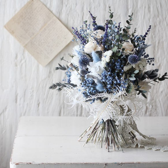 ブルーフラワーのスタンドブーケ・ドライフラワー 1枚目の画像