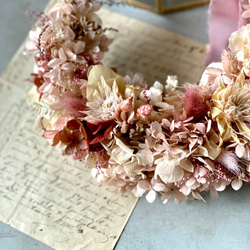 紫陽花のリース（ピンクベージュ） 　クリアケースラッピング付き　フラワーギフト　お祝い　プレゼン 2枚目の画像