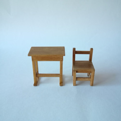 ミニチュア＊レトロな学校の机と椅子 3枚目の画像