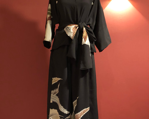 8365☆送料込み❣️黒留袖 着物 4枚 まとめ売り❣️ 展示 アンティーク黒留袖からのツーピース 着物 盛岡工房 通販