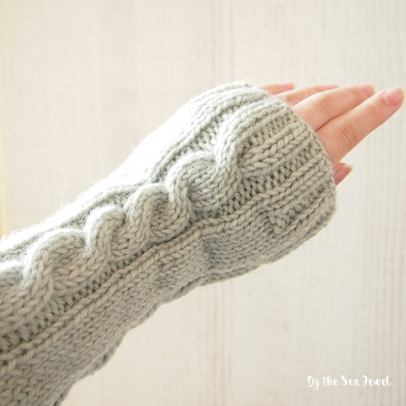 Cable Knit Leg Warmer / Arm Warmer Smokey Mint 第3張的照片